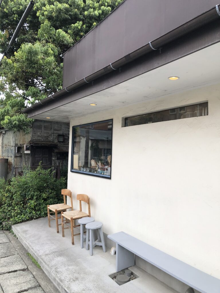 お店の前